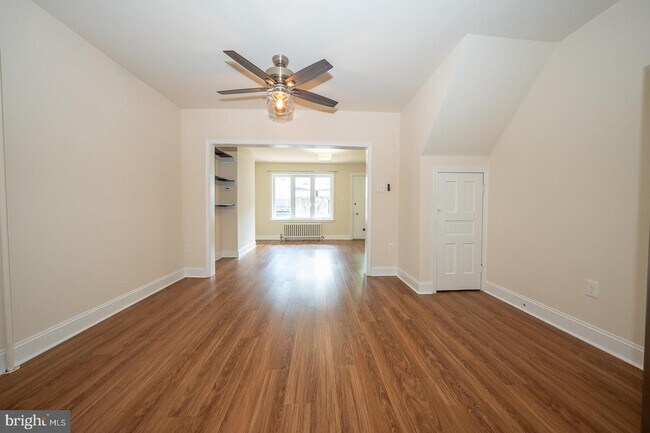 Foto del edificio - 5231 Upland St