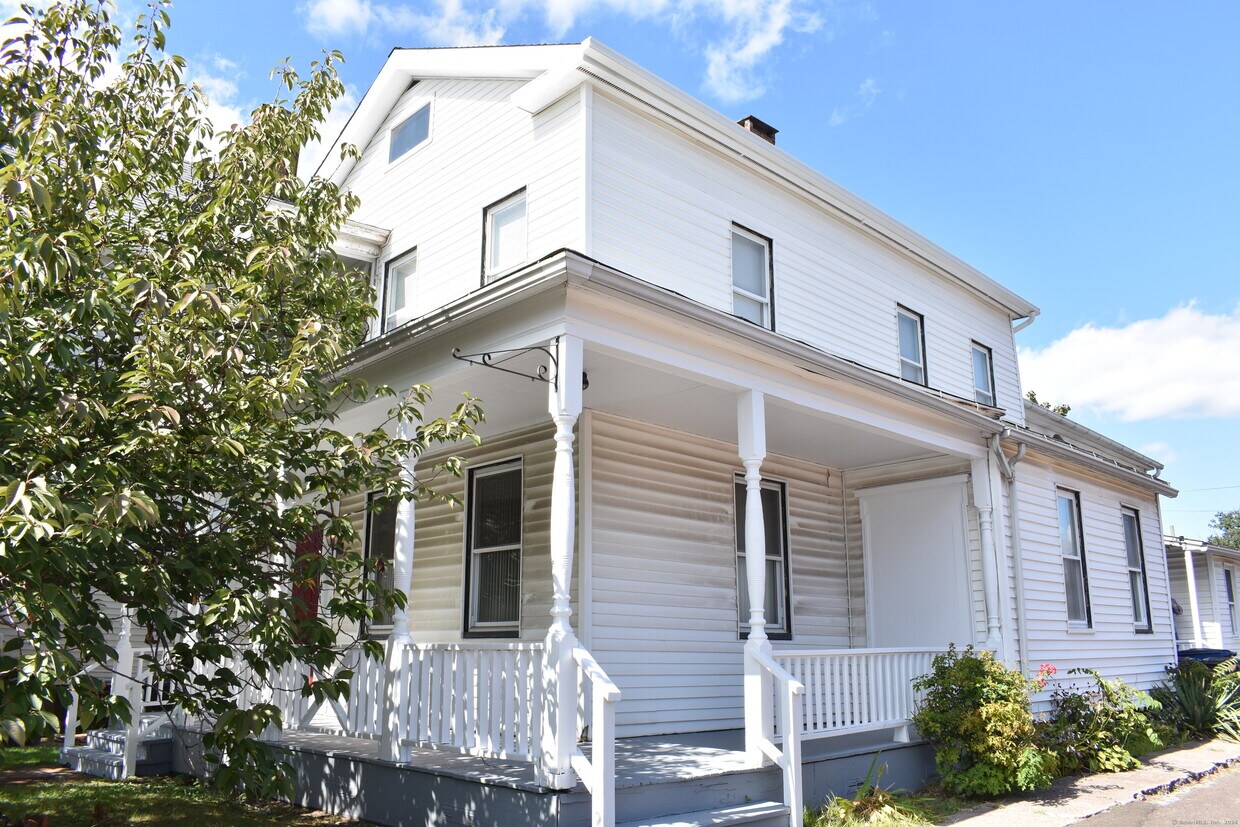 Primary Photo - 445 George St