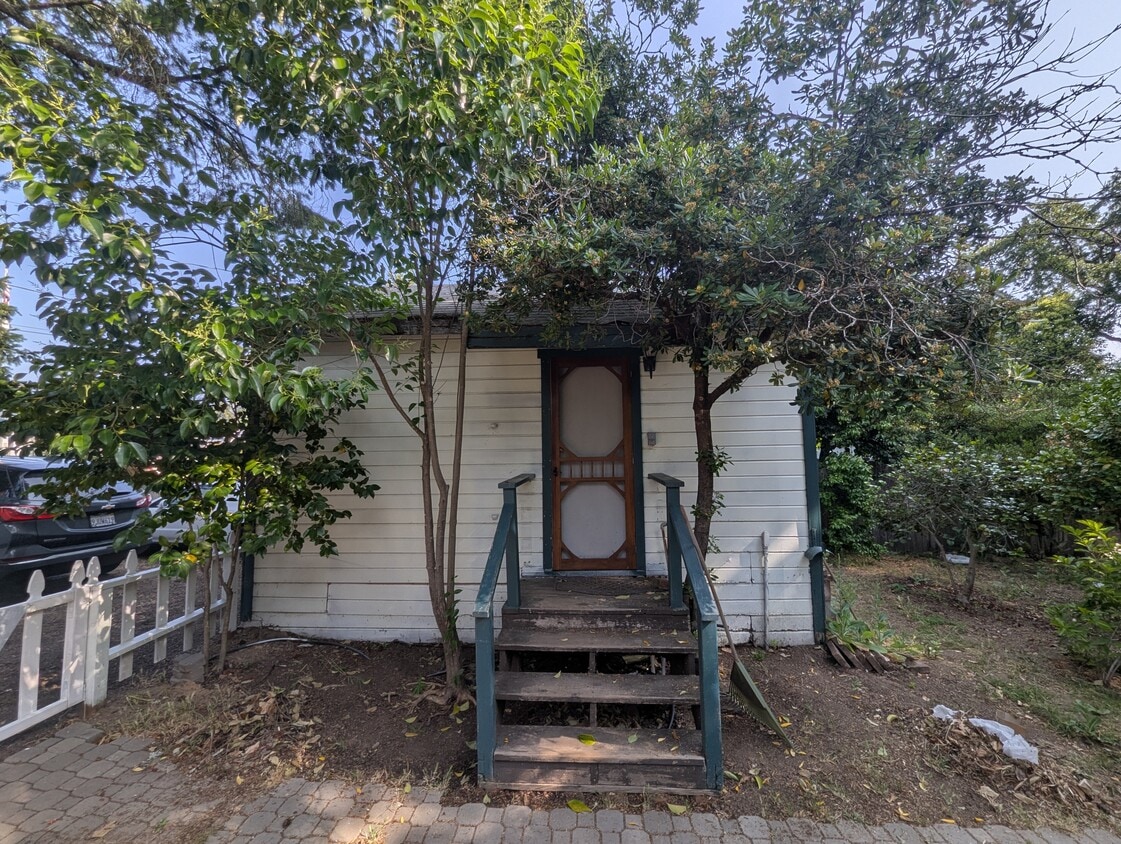 Primary Photo - 660 Dora Ave