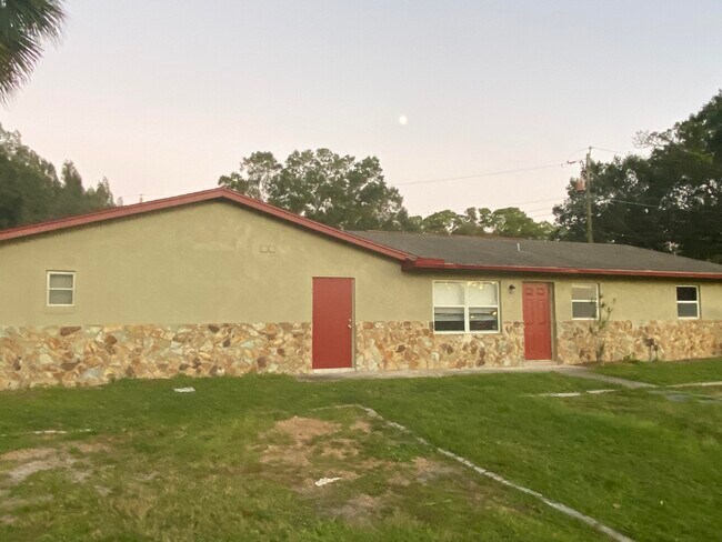 Building Photo - 5298 Deleon Ave