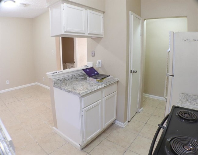 Building Photo - 12300 Brookglade Cir