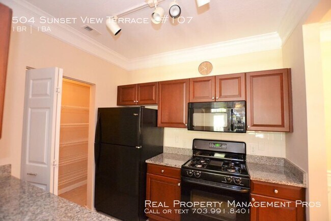 Building Photo - 504 Sunset View Ter