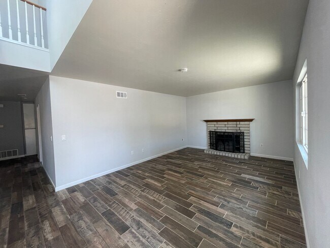 Foto del edificio - Must See! 4 Bedroom 3 Bathroom home in El ...