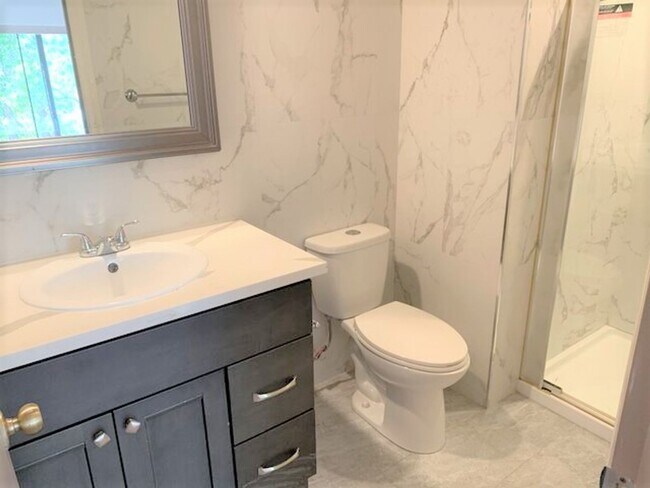 Building Photo - Amazing 2 bedroom townhome in Irvine!