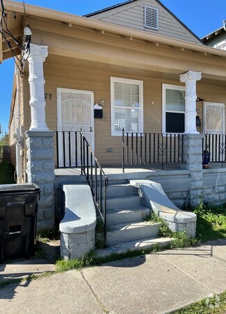 Building Photo - 1777 Rousselin Dr
