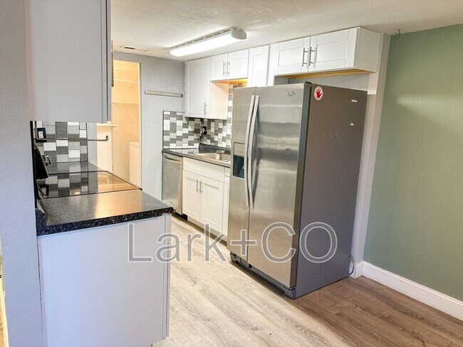 Building Photo - 1205 S Wheeling Way