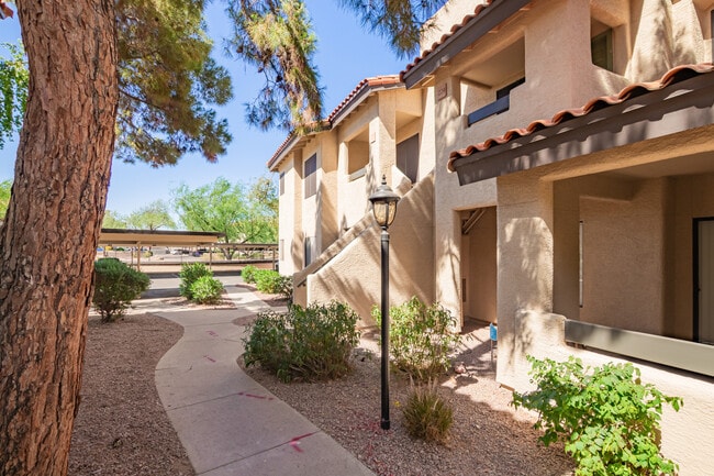 Building Photo - 7008 E Gold Dust Ave