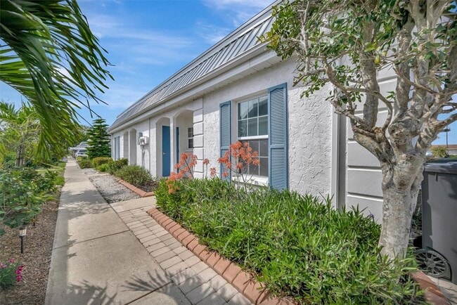 Building Photo - 9819 Hernando Ct