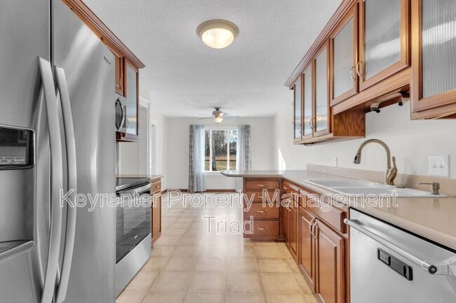 Building Photo - 3959 Lewiston Rd