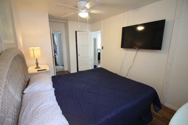 Foto del edificio - 728 Venice Ct