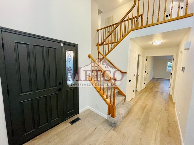 Foto del edificio - Beautiful 4 bedroom, 3 Bath House in Desirable Gilham Neighborhood!