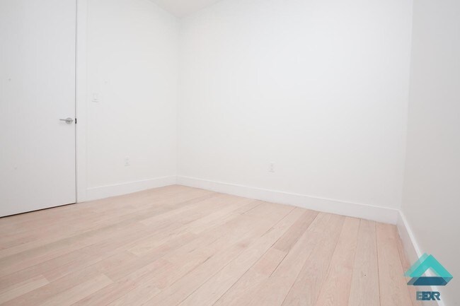 Foto del edificio - 1319 Bedford Ave