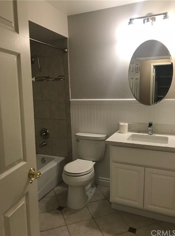 Building Photo - 9513 Sunflower St