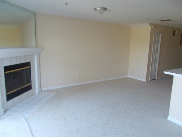 Building Photo - 1188 N Fairway Dr