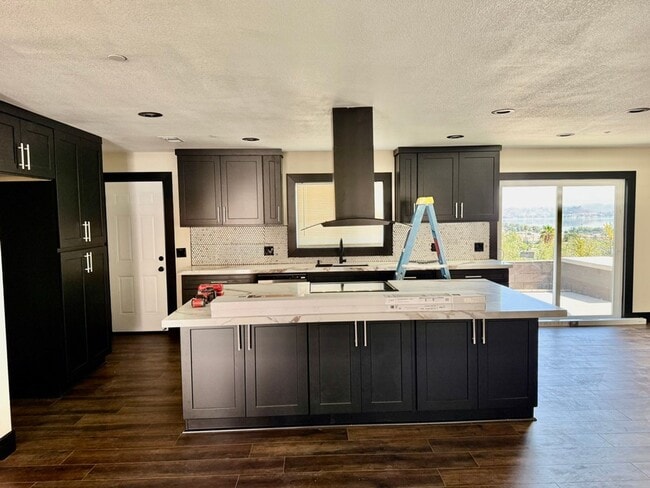 Building Photo - 15178 Darnell Dr