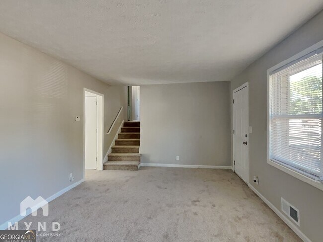 Building Photo - 2945 Botany Dr