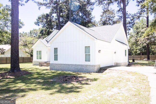 Foto del edificio - 119 Spring Creek Rd