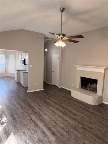 Foto del edificio - 6400 Fern Meadow Dr