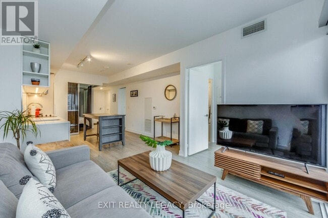 Building Photo - 19 Western Battery Rd