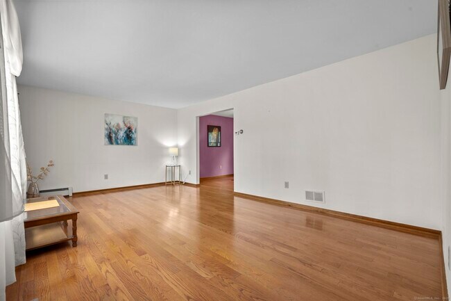 Foto del edificio - 21 Lyda Dr