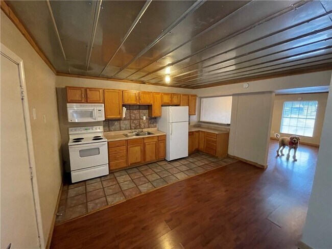 Building Photo - 5100 Bruning Ave
