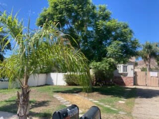 Foto del edificio - 15041 Larkspur St