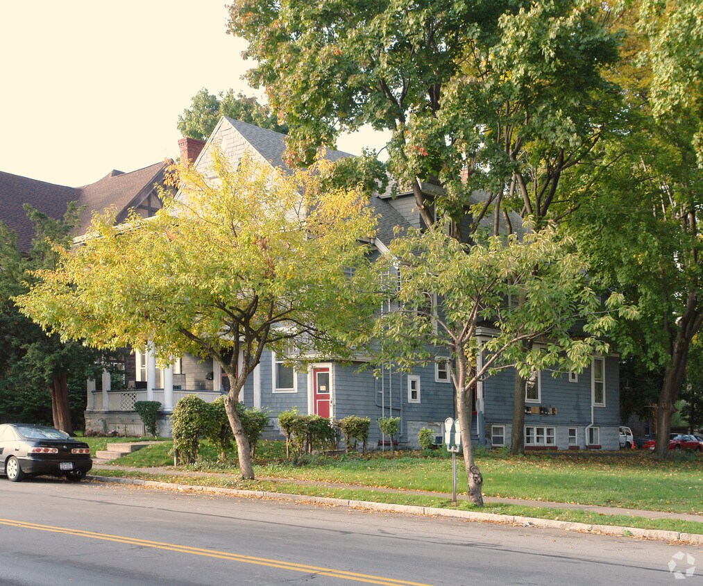 Foto del edificio - 229-235 S Plymouth Ave