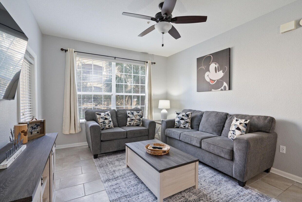 Foto principal - 7671 Comrow St