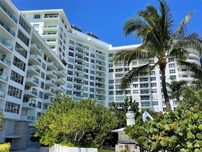 Building Photo - 5151 Collins Ave