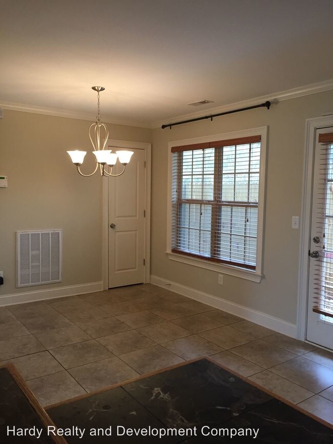 10 Sarah St NW, Rome, GA 30165 House Rental in Rome, GA