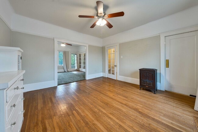 Foto del edificio - Charming Midtown 1-Bedroom Apartment with ...