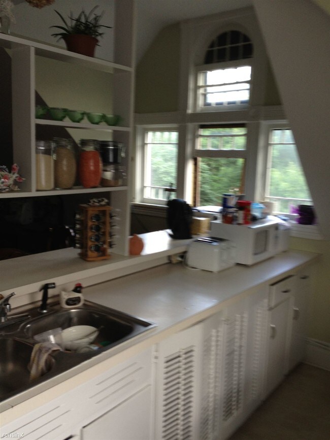 Building Photo - 1 br, 1 bath  - 442 Fountain St NE Apt 5