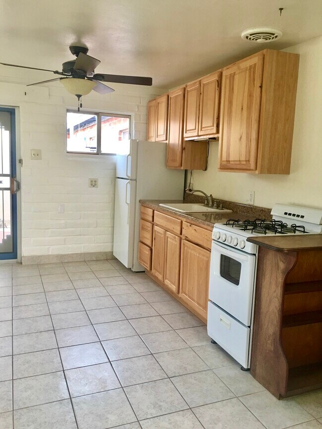 Foto del edificio - 1701 E 13th St