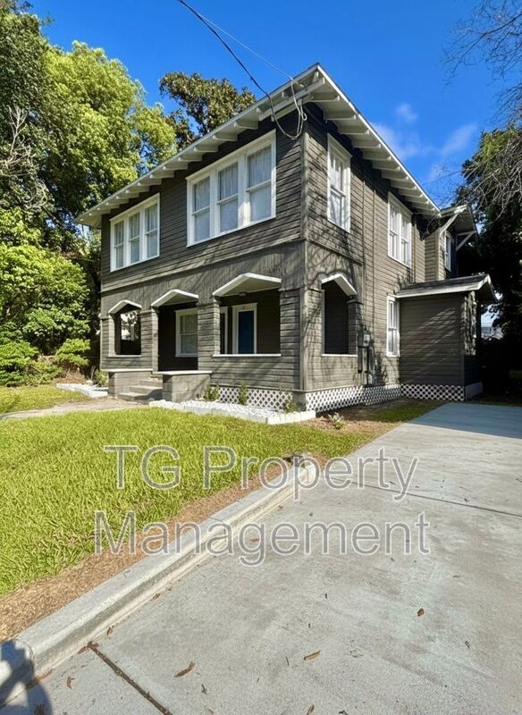 Foto del edificio - 2561 Rosselle St