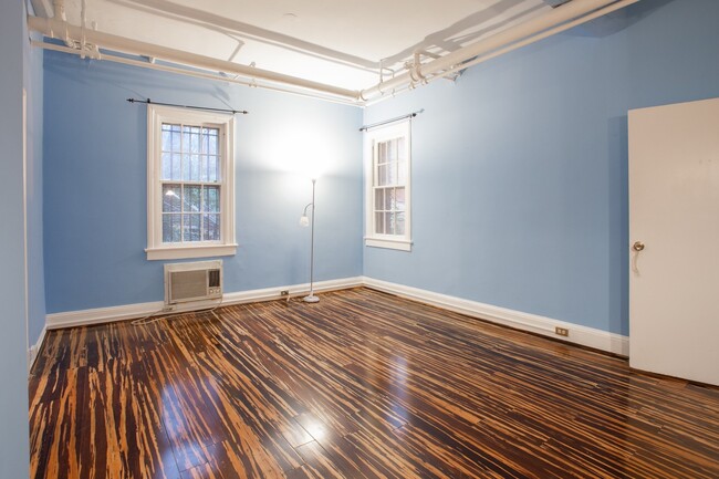 Building Photo - Spacious 1 Bd in Adams Morgan // Storage I...