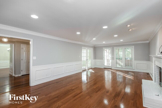 Foto del edificio - 3601 Robinson Walk Dr