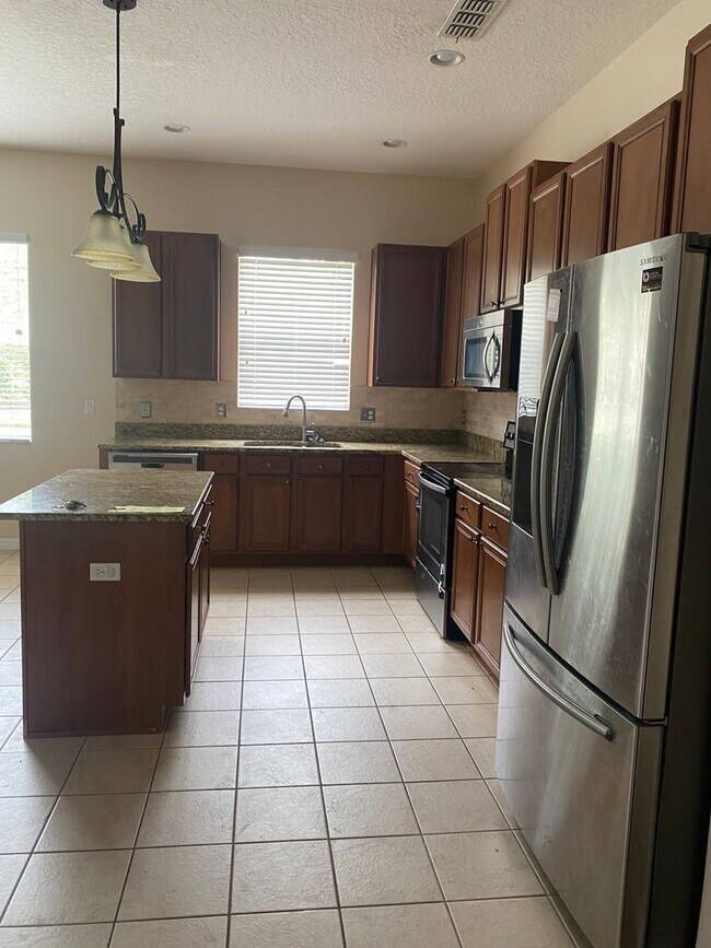 Building Photo - 4 br, 2 bath House - 2534 DOUBLE TREE PLACE