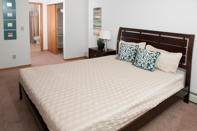 Foto del edificio - 2 bedroom in Edina MN 55436