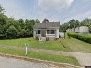Building Photo - 215 8th St