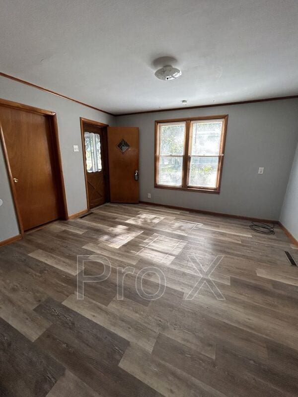 Foto del edificio - 311 E Kansas St