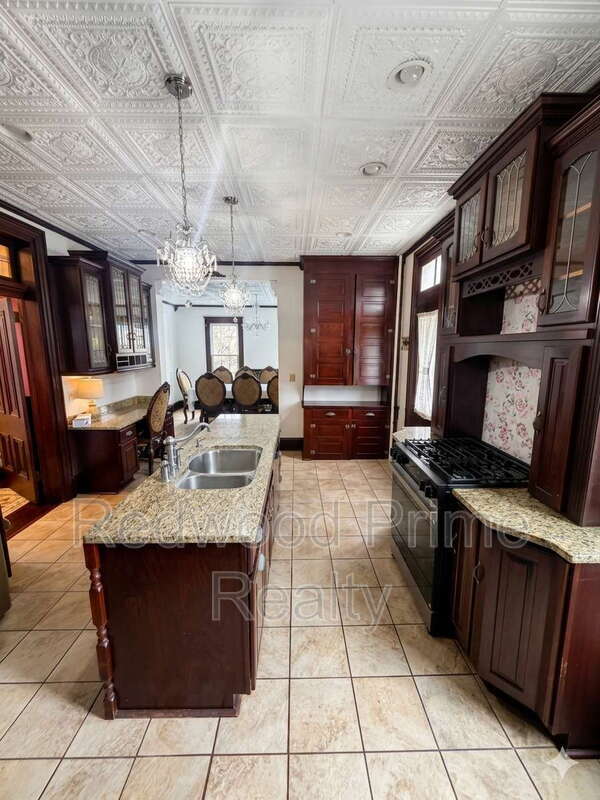 Foto del edificio - 401 S Center St