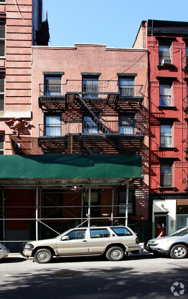 Building Photo - 244 W 18th St