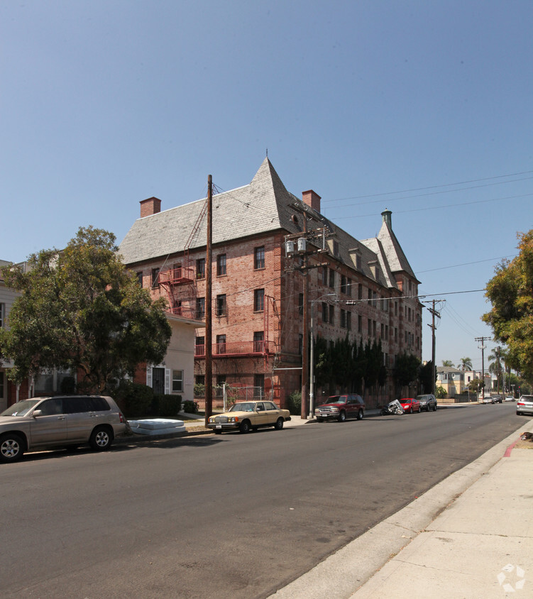 Building Photo - Chateau Du-Val Apartments