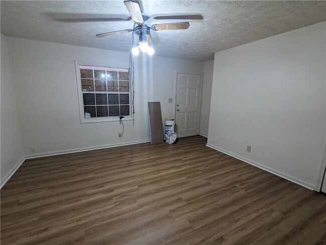 Building Photo - 814 N McDonough St