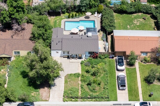 Foto del edificio - 3028 S Glencoe St