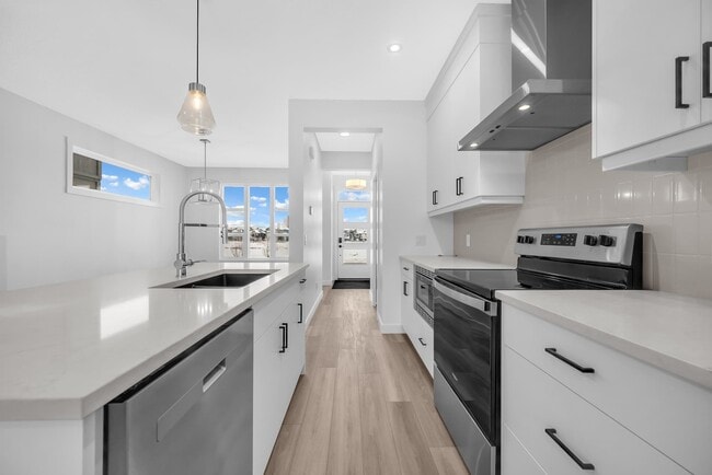 Photo du bâtiment - 21234 Sheriff King St SW