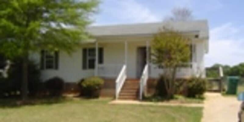 Primary Photo - 210 Oxford Cir