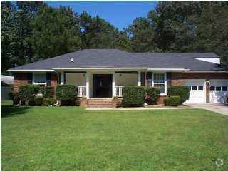 Building Photo - 202 Sweetbriar Rd