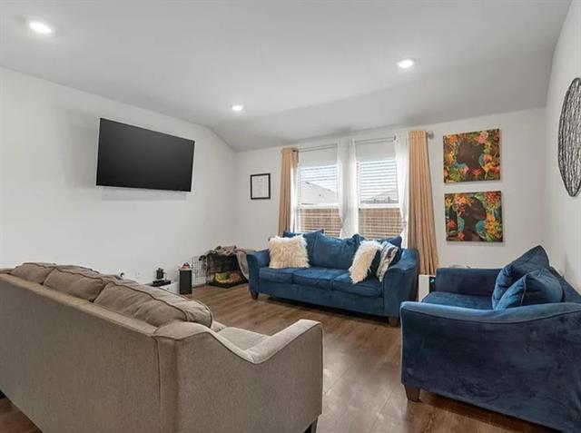 Foto del edificio - 1304 Lowhill Dr