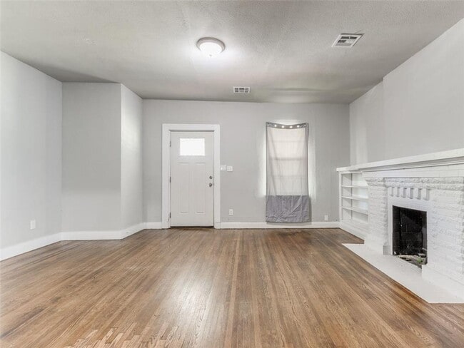 Foto del edificio - Charming Updated Bungalow in the Heart of Shawnee!